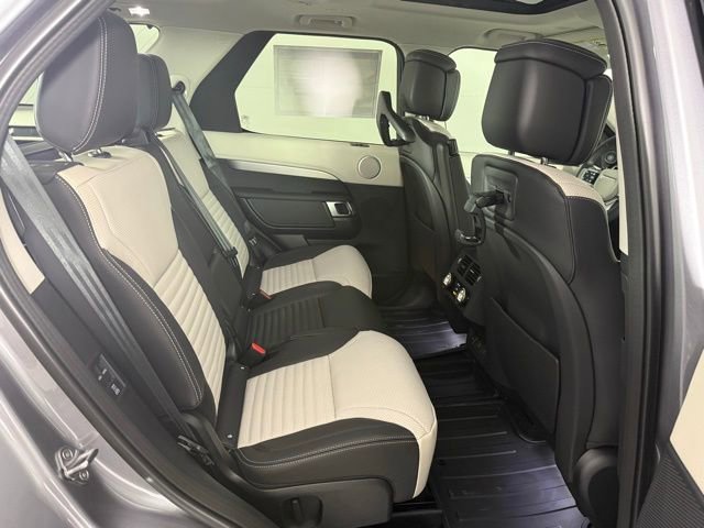 New 2026 Land Rover Discovery Limited Edition image 36