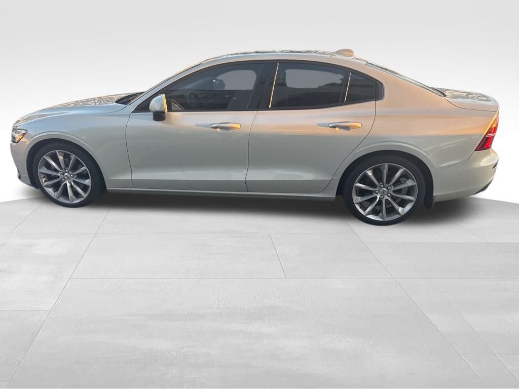 Used 2019 Volvo S60 T5 Momentum w/ Multimedia Package image 16