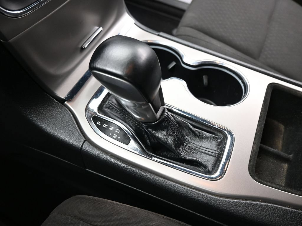 Used 2021 Jeep Grand Cherokee Laredo RWD image 16