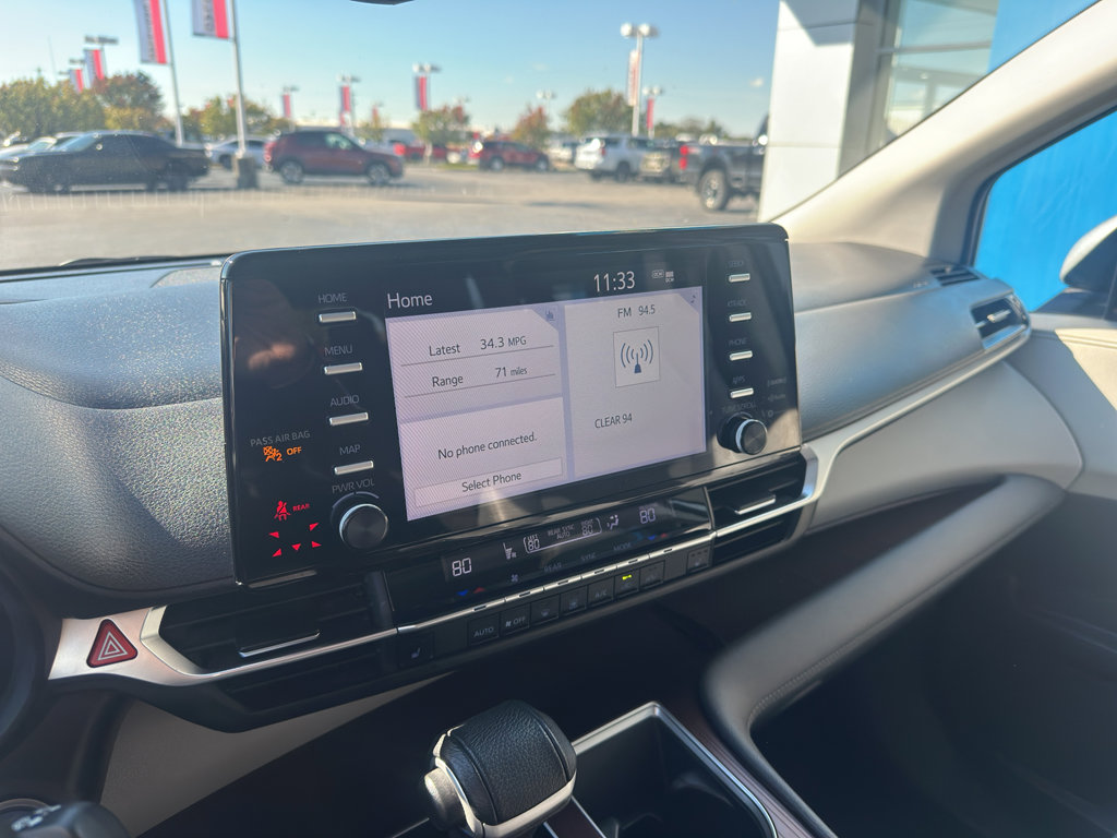 Used 2021 Toyota Sienna XLE FWD image 21