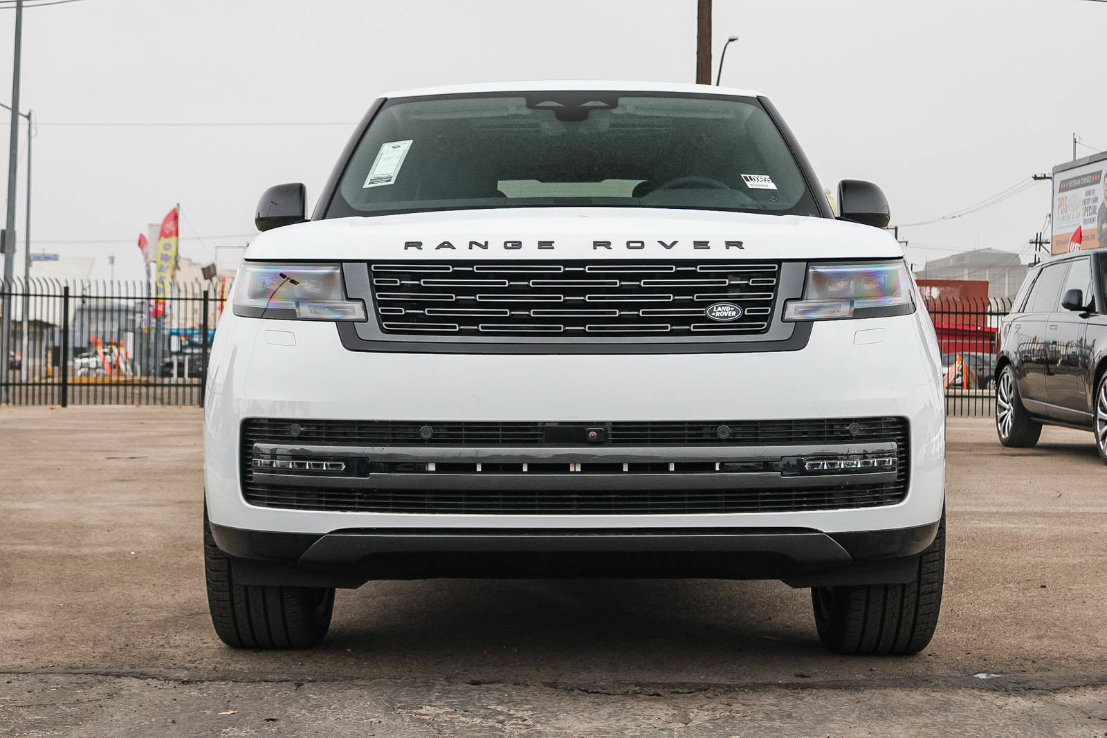New 2025 Land Rover Range Rover SE AWD/4WD image 2