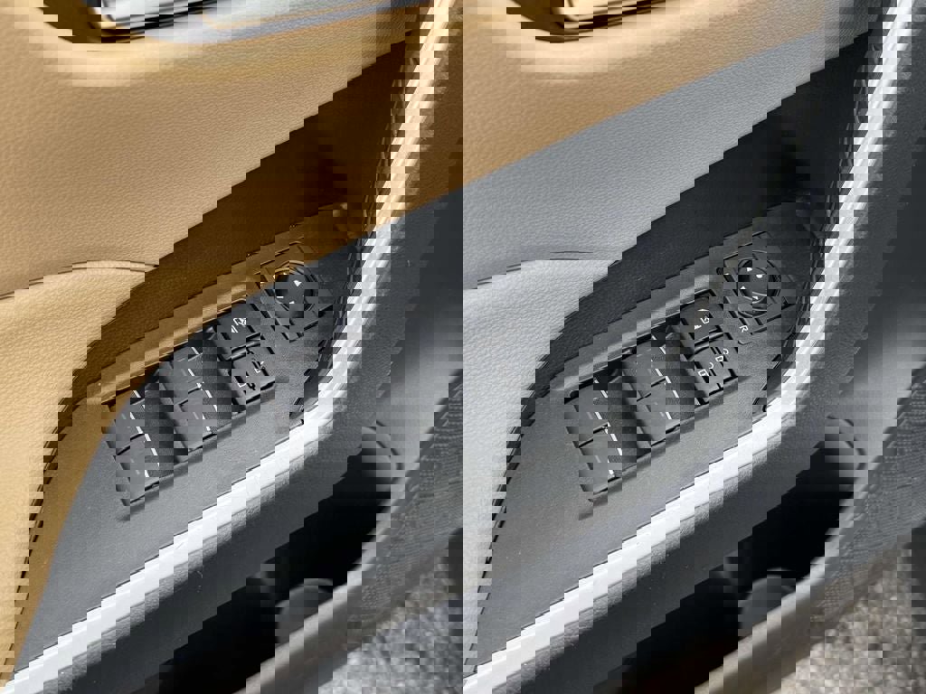 Used 2023 Toyota RAV4 XLE w/ Convenience Package image 30