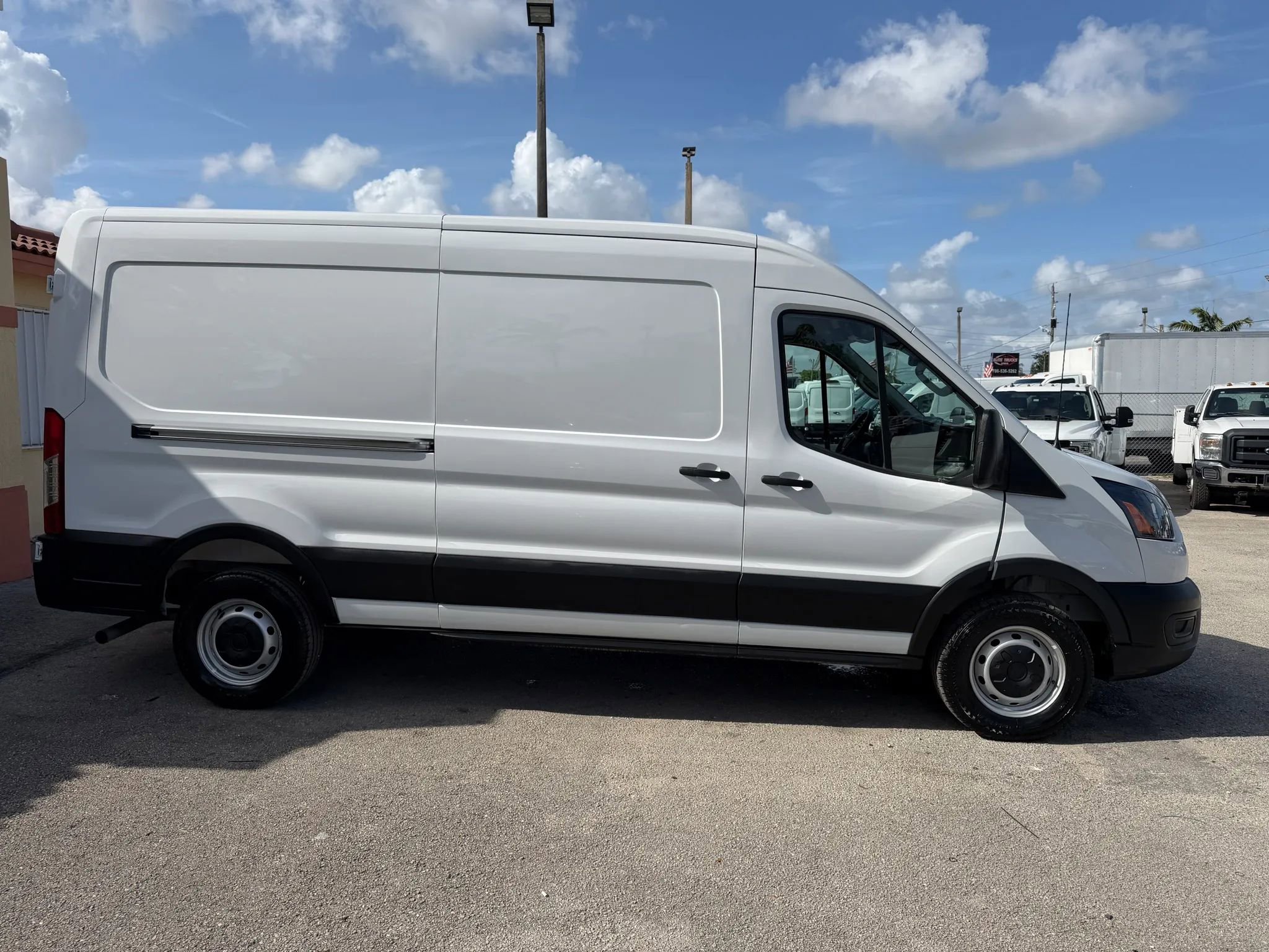 Used 2025 Ford Transit 250 148 Medium Roof image 8