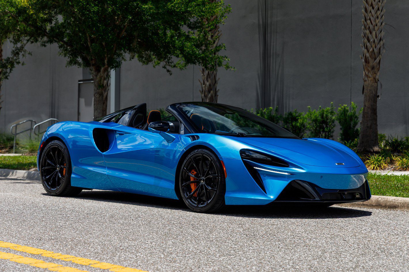 New 2026 McLaren Artura Spider RWD image 28