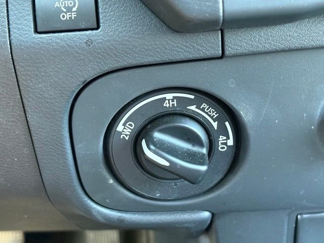 Used 2025 Nissan Frontier SV AWD/4WD image 20