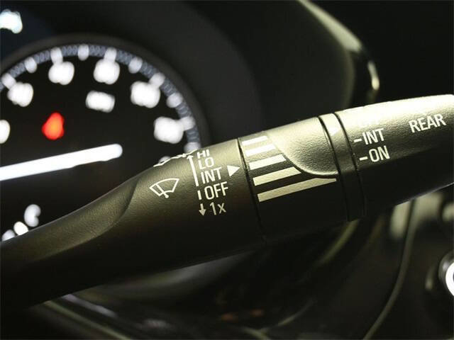 Used 2021 Buick Envision Essence w/ Technology Package I image 30