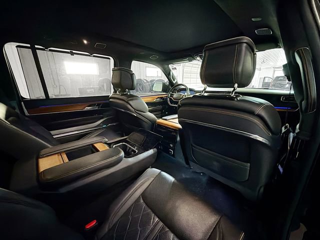 Used 2022 Jeep Grand Wagoneer Series III image 11