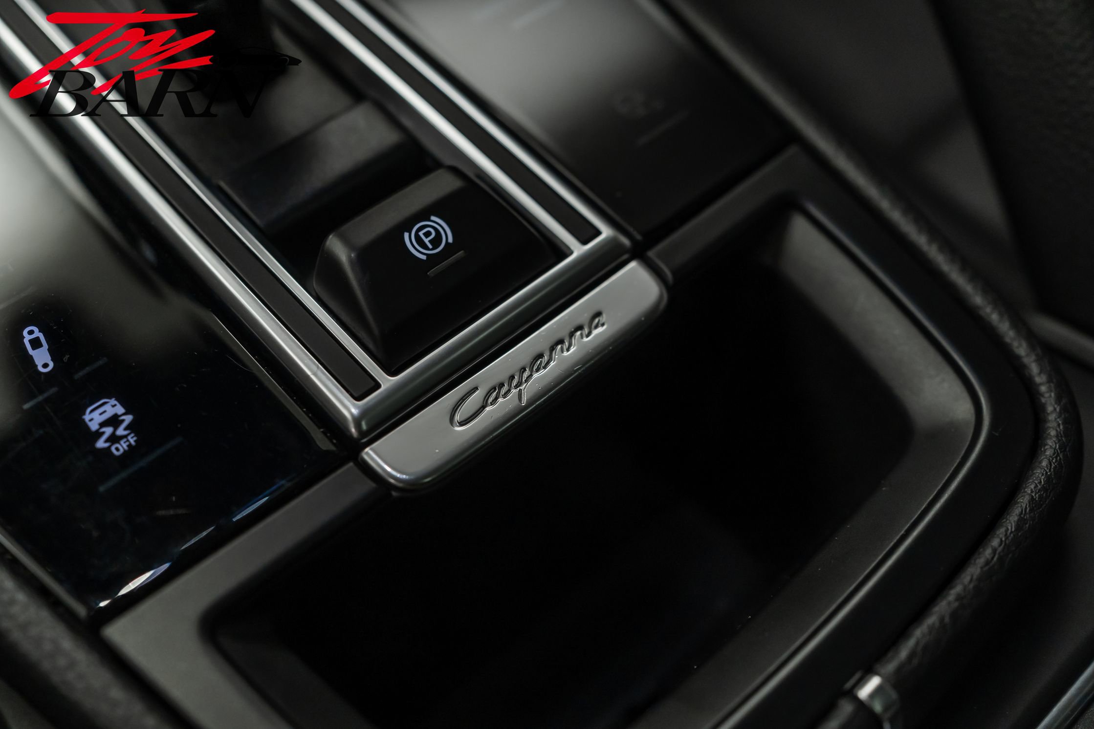 Used 2023 Porsche Cayenne Platinum Edition image 44