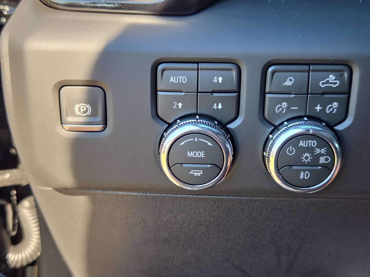 New 2026 GMC Sierra 3500 Denali Ultimate AWD/4WD image 18