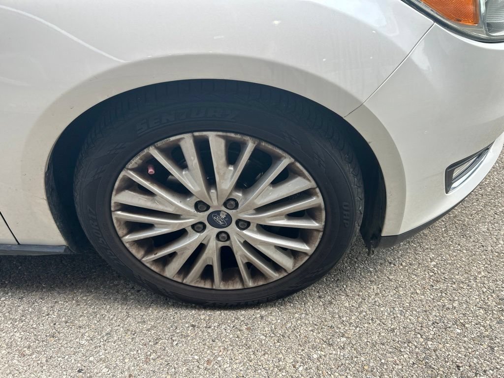 Used 2015 Ford Focus Titanium FWD image 14