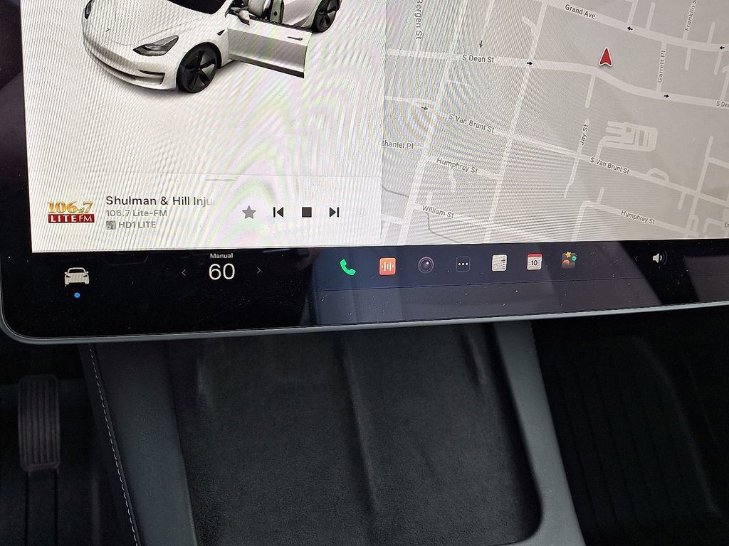 Used 2021 Tesla Model 3 Standard Range Plus image 17