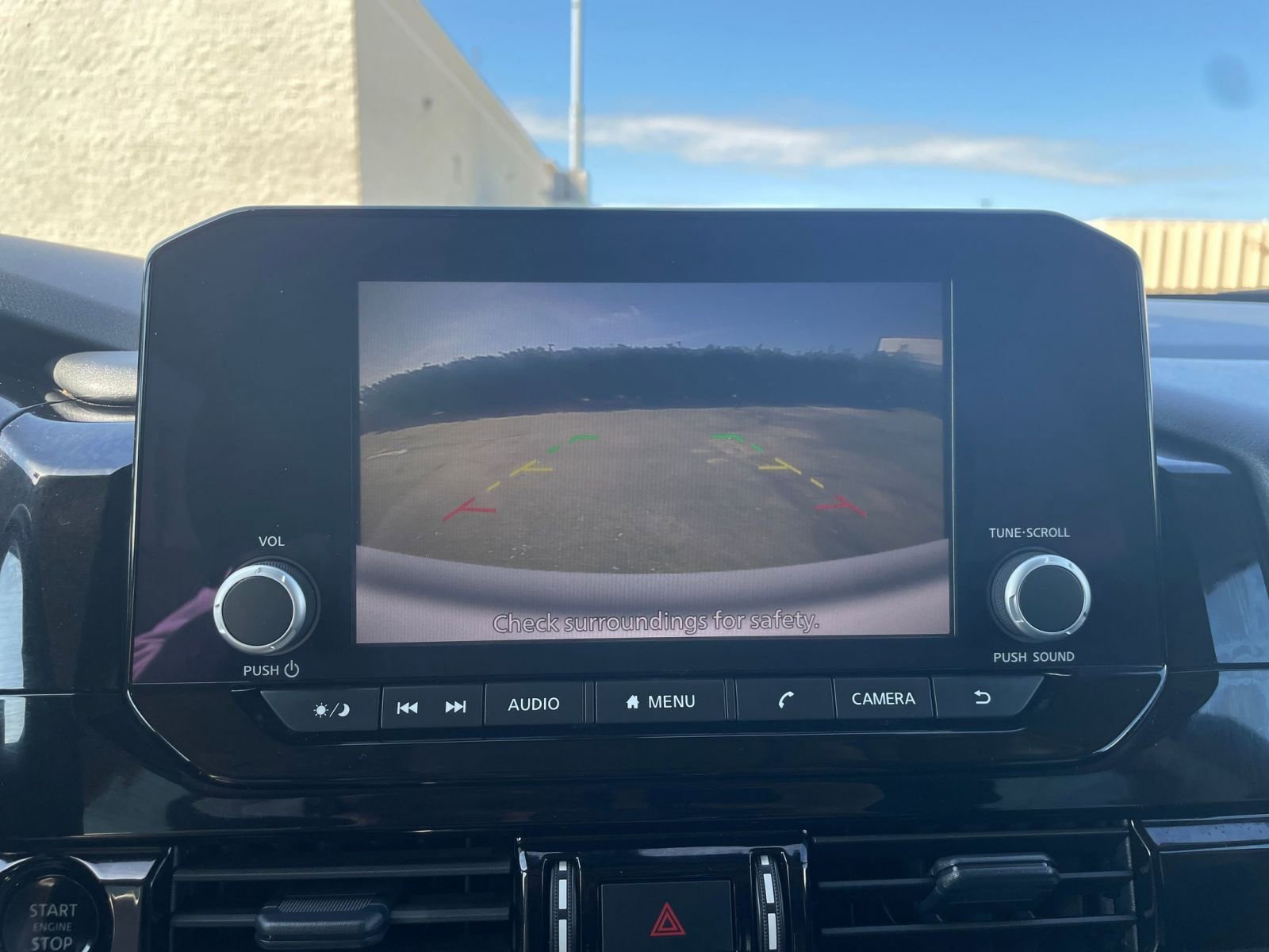 Used 2025 Nissan Pathfinder SV FWD image 25