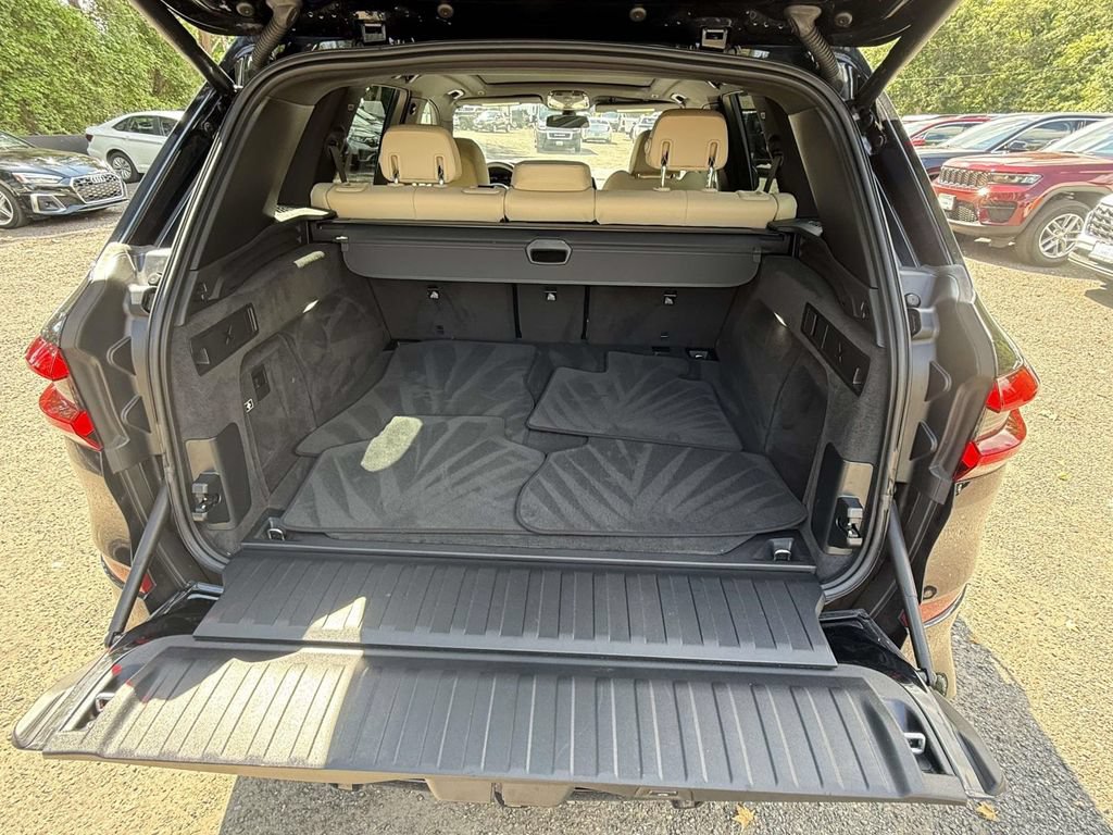 Used 2022 BMW X5 xDrive40i w/ M Sport Package AWD/4WD image 11