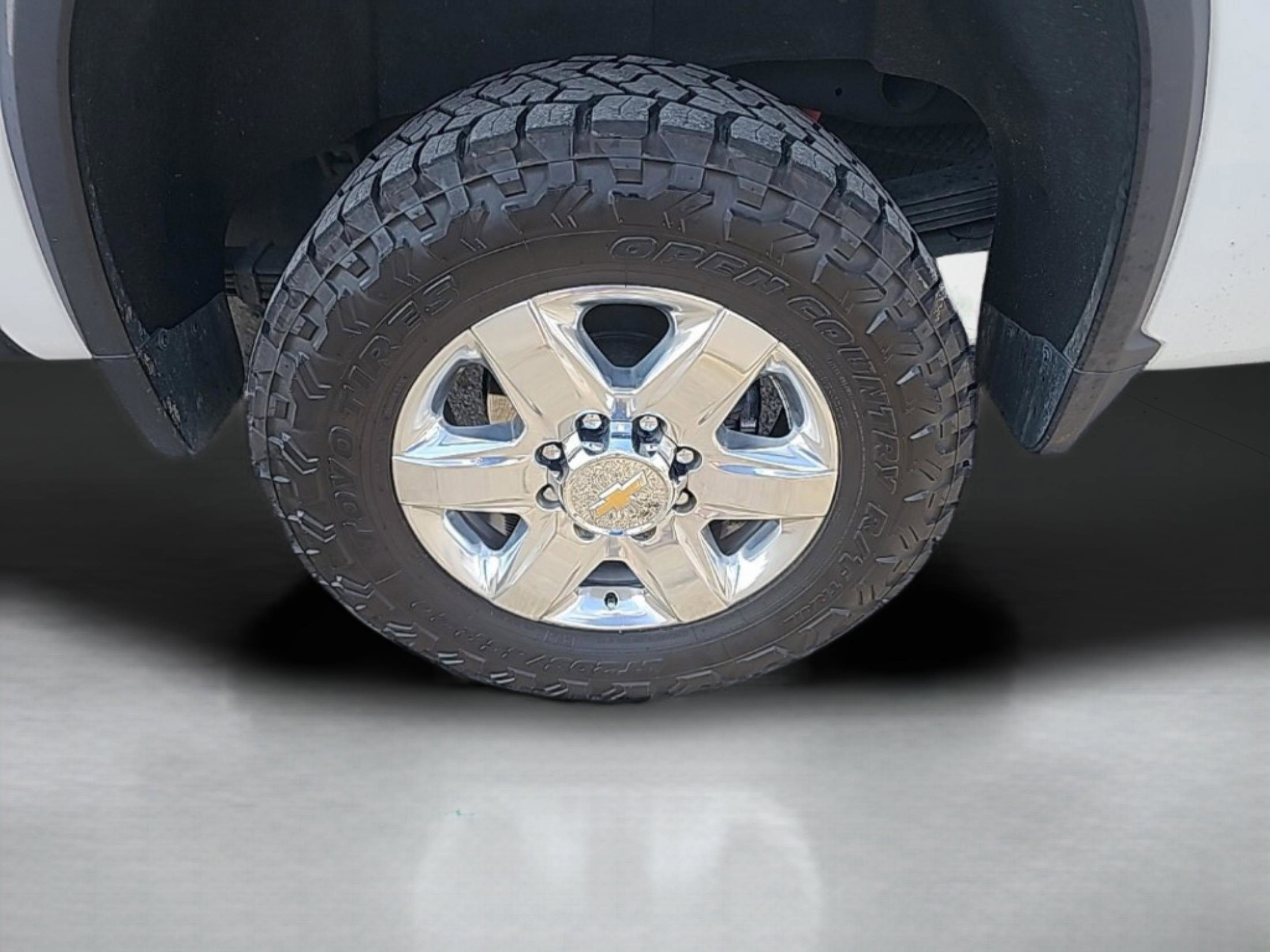 Used 2023 Chevrolet Silverado 2500 LTZ w/ LTZ Premium Package image 45