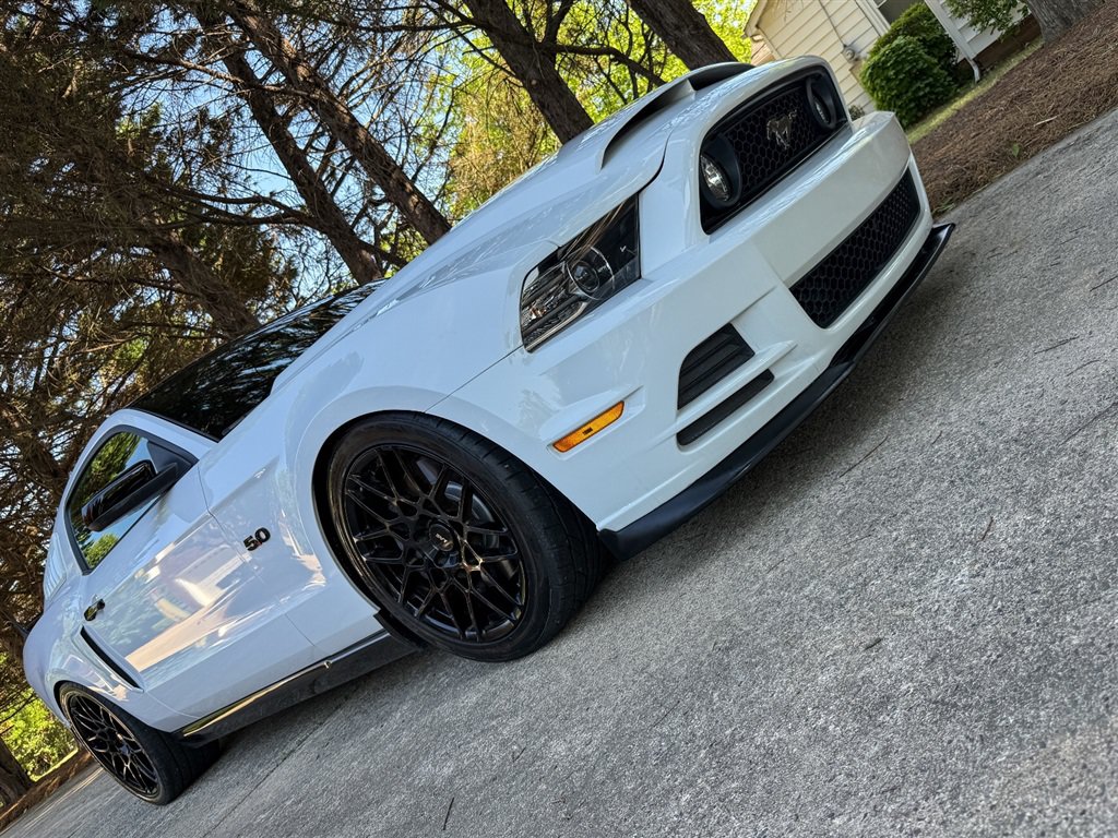 Used 2014 Ford Mustang GT Premium w/ GT Track Package RWD image 31