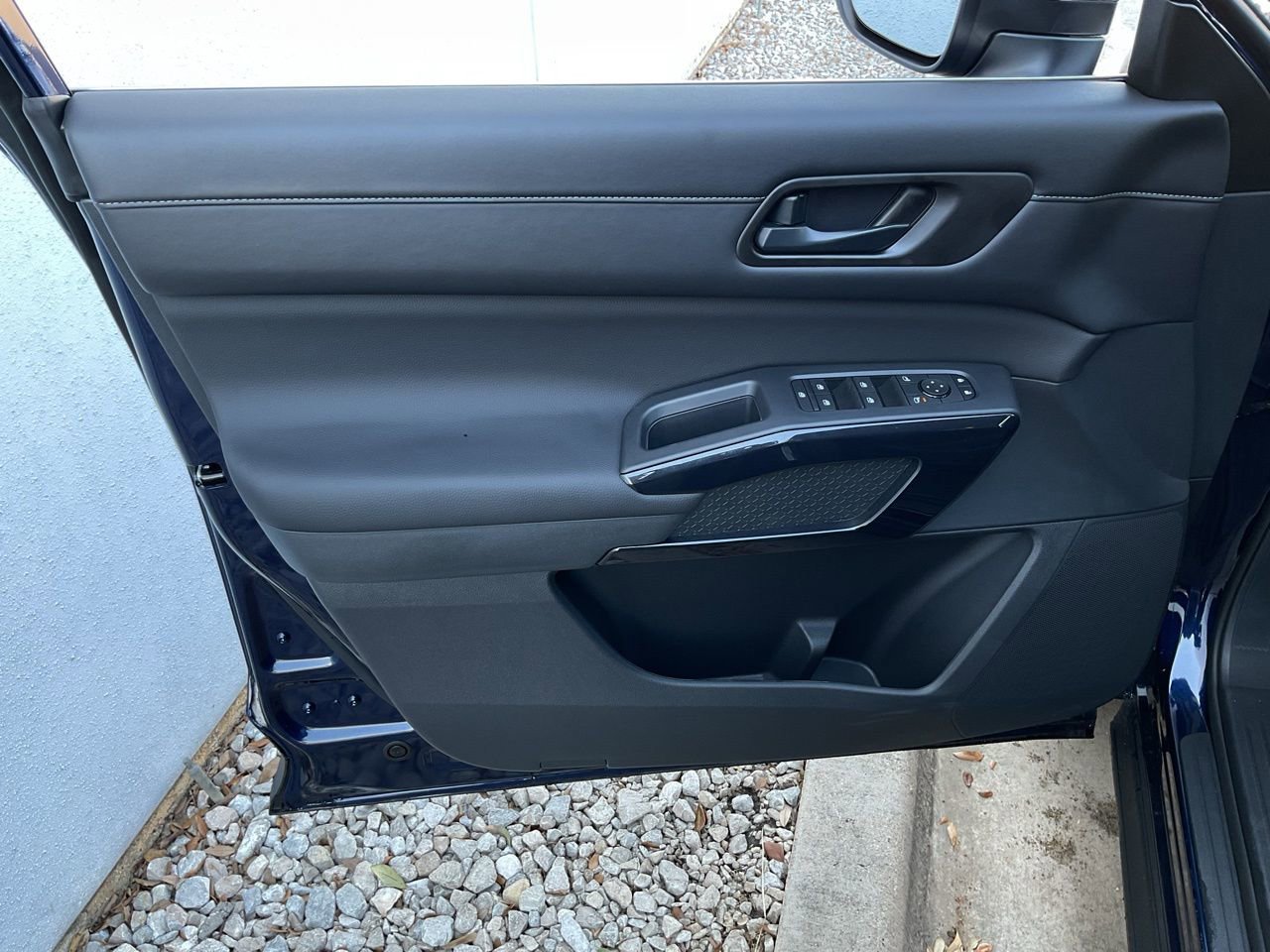 New 2026 Nissan Pathfinder SV image 11