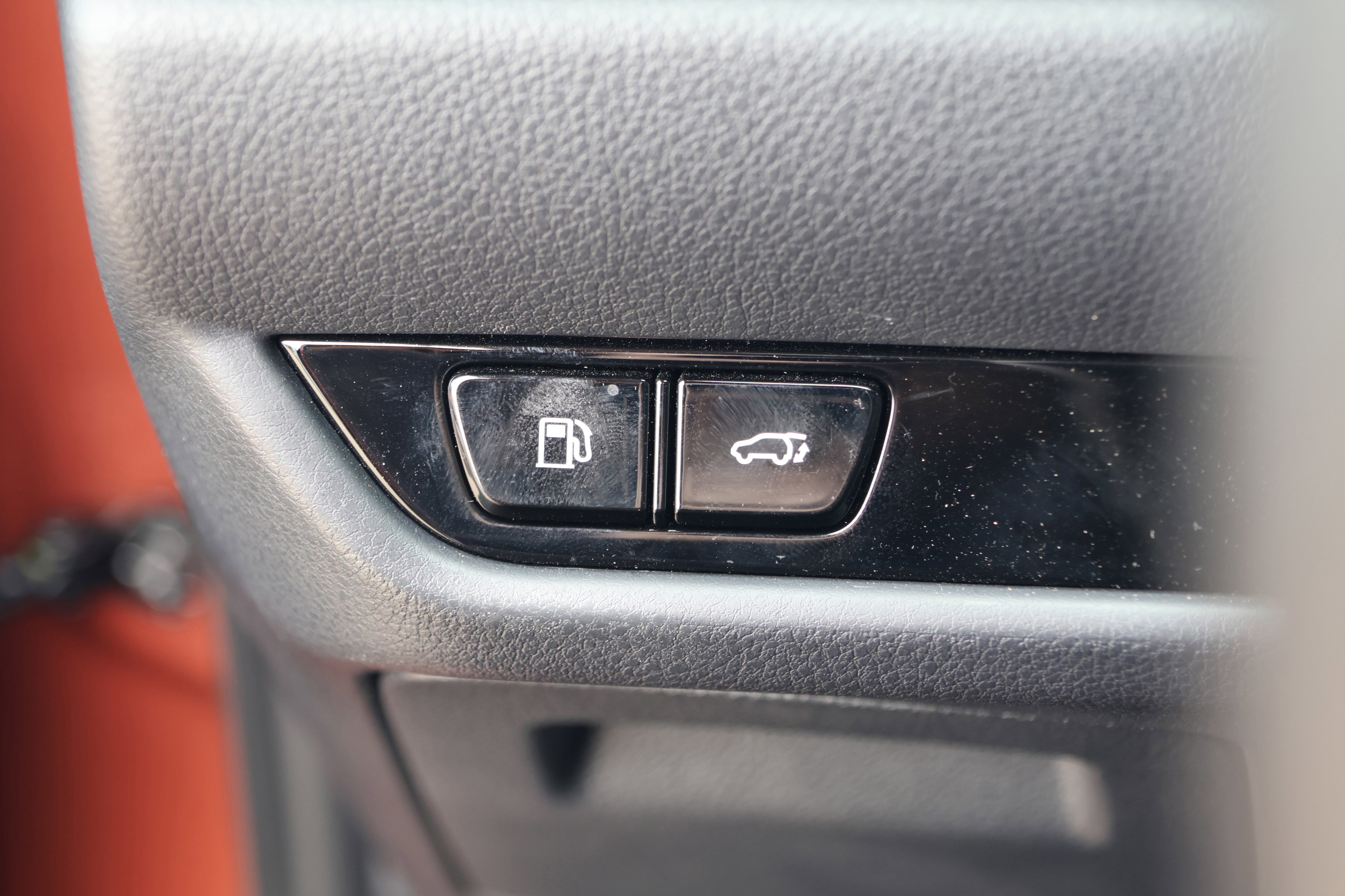 Certified 2025 Lexus NX 250 FWD w/ Cold Area Package image 16