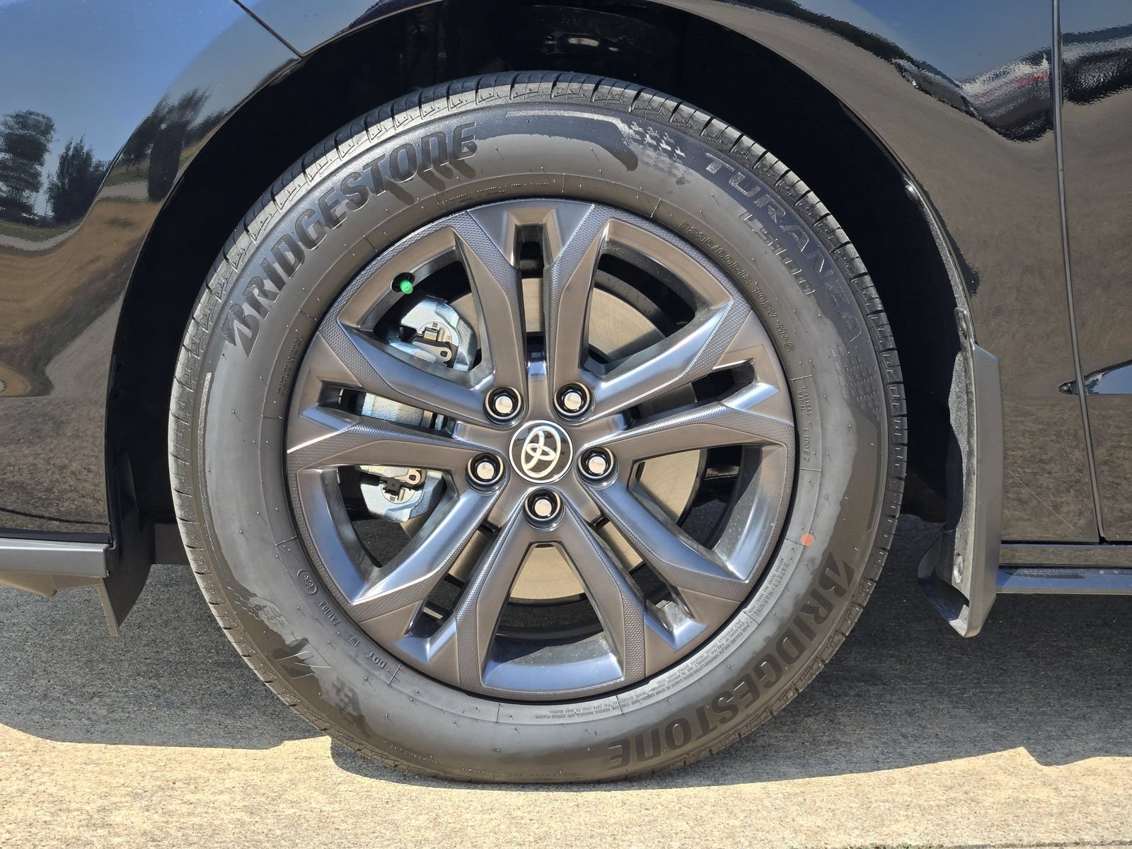 New 2026 Toyota Sienna XSE AWD/4WD image 11