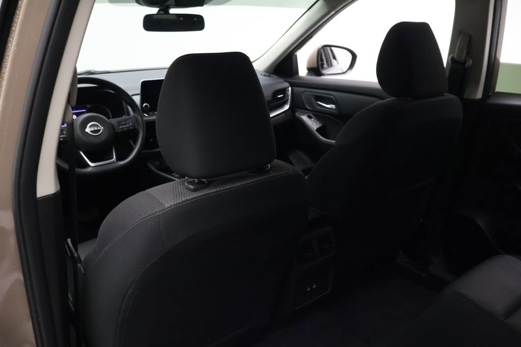 Used 2024 Nissan Rogue SV image 20