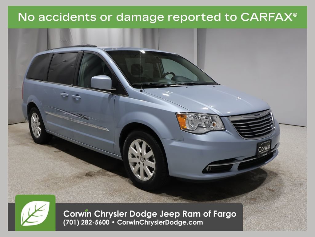 Used 2013 Chrysler Town & Country Touring image 1