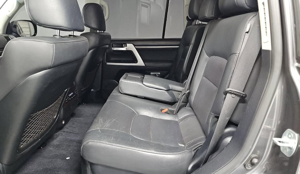 Used 2018 Toyota Land Cruiser w/ Carpet Mat Package AWD/4WD image 10