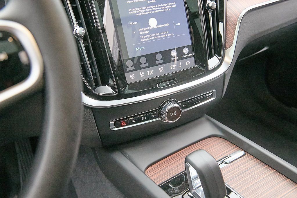 New 2026 Volvo V60 B5 Cross Country Plus w/ Climate Package image 15