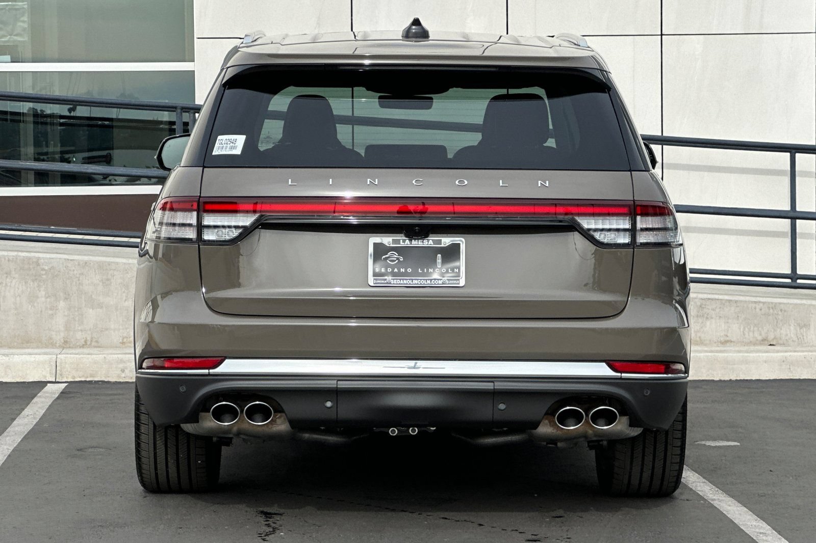 New 2026 Lincoln Aviator Reserve w/ Luxury Package RWD image 4
