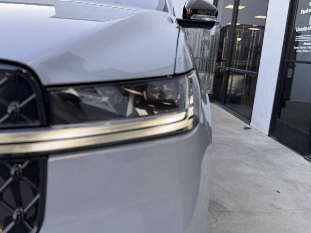 New 2025 Lincoln Navigator Reserve w/ Jet Appearance Package image 8