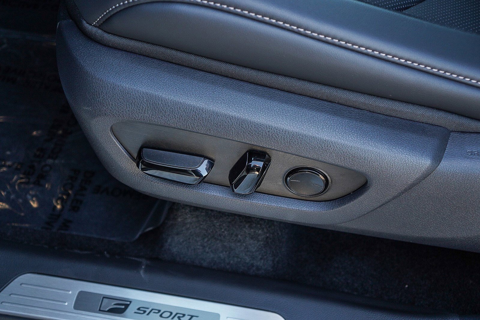 New 2026 Lexus TX 500h AWD image 25