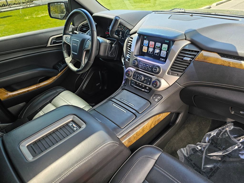 Used 2017 GMC Yukon Denali w/ Open Road Package AWD/4WD image 10