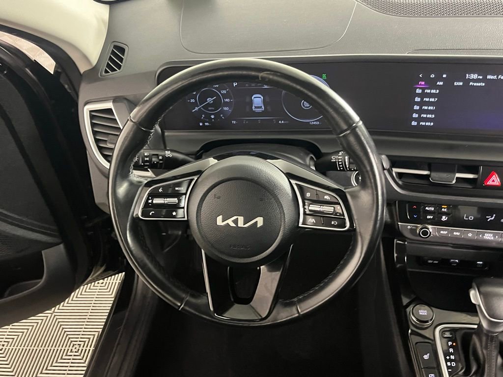 Used 2025 Kia Seltos EX image 15