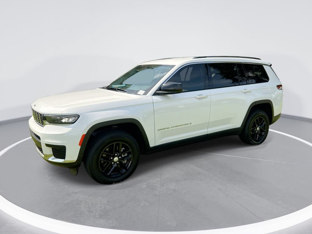 Used 2023 Jeep Grand Cherokee L Laredo RWD image 1