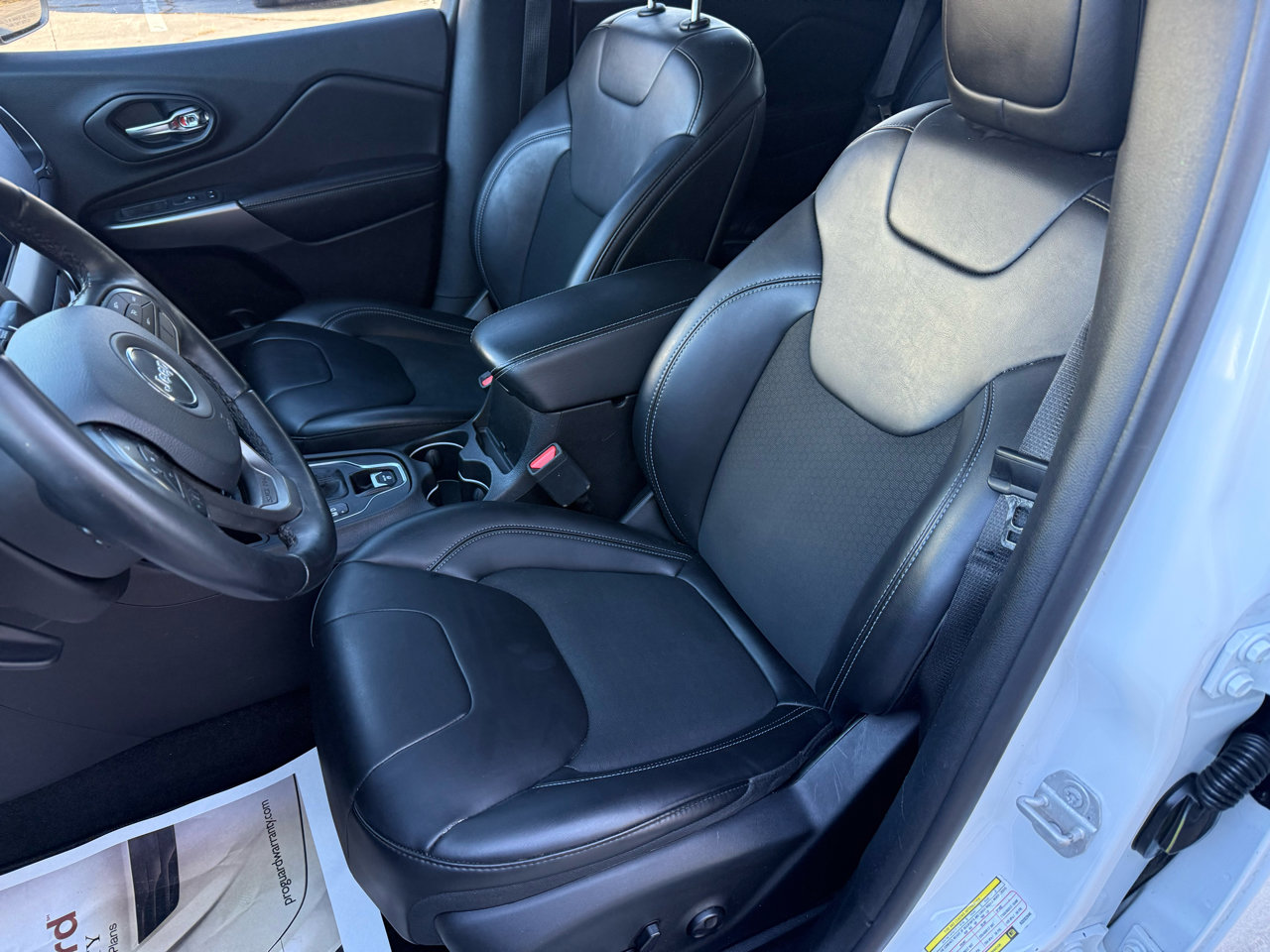 Used 2019 Jeep Cherokee Latitude Plus image 17