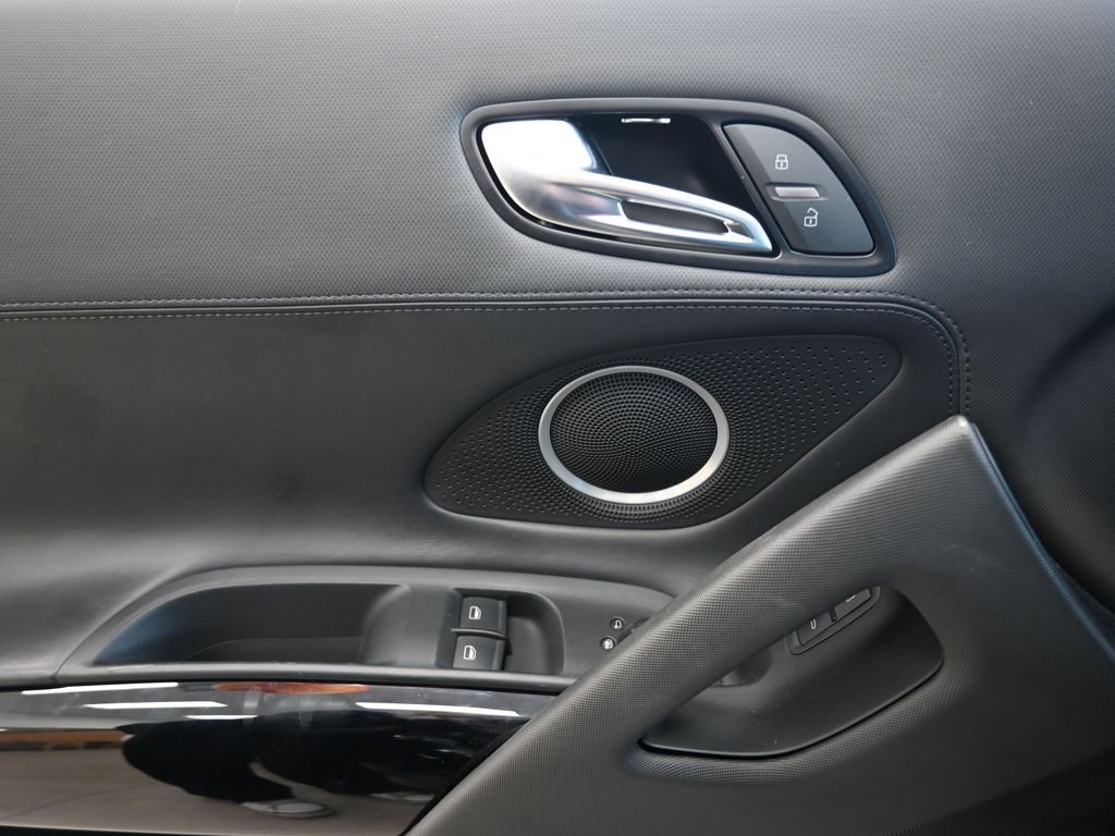 Used 2010 Audi R8 V10 image 7