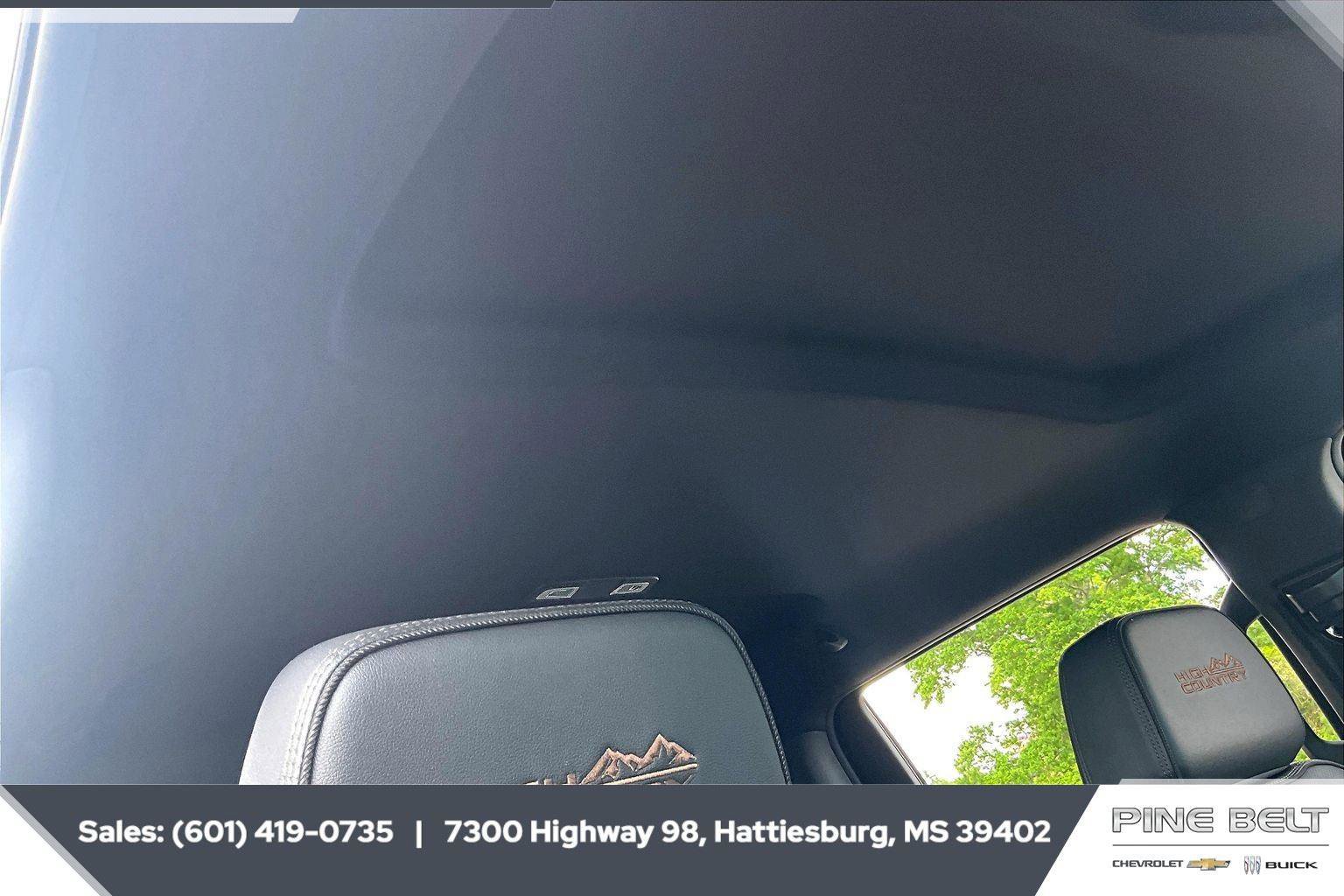 Used 2023 Chevrolet Silverado 1500 High Country w/ Technology Package image 17