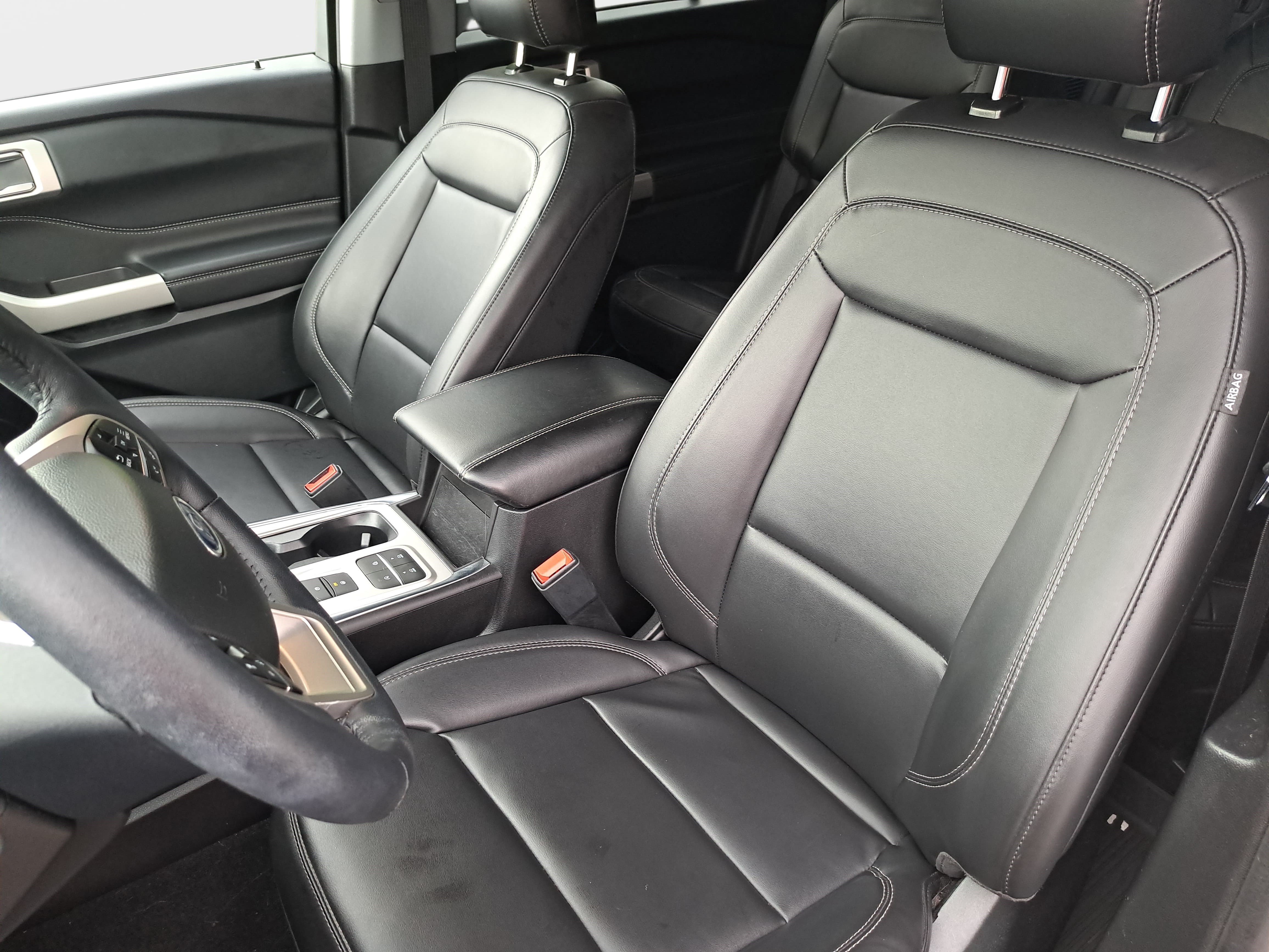 Used 2023 Ford Explorer XLT w/ Equipment Group 202A RWD image 16
