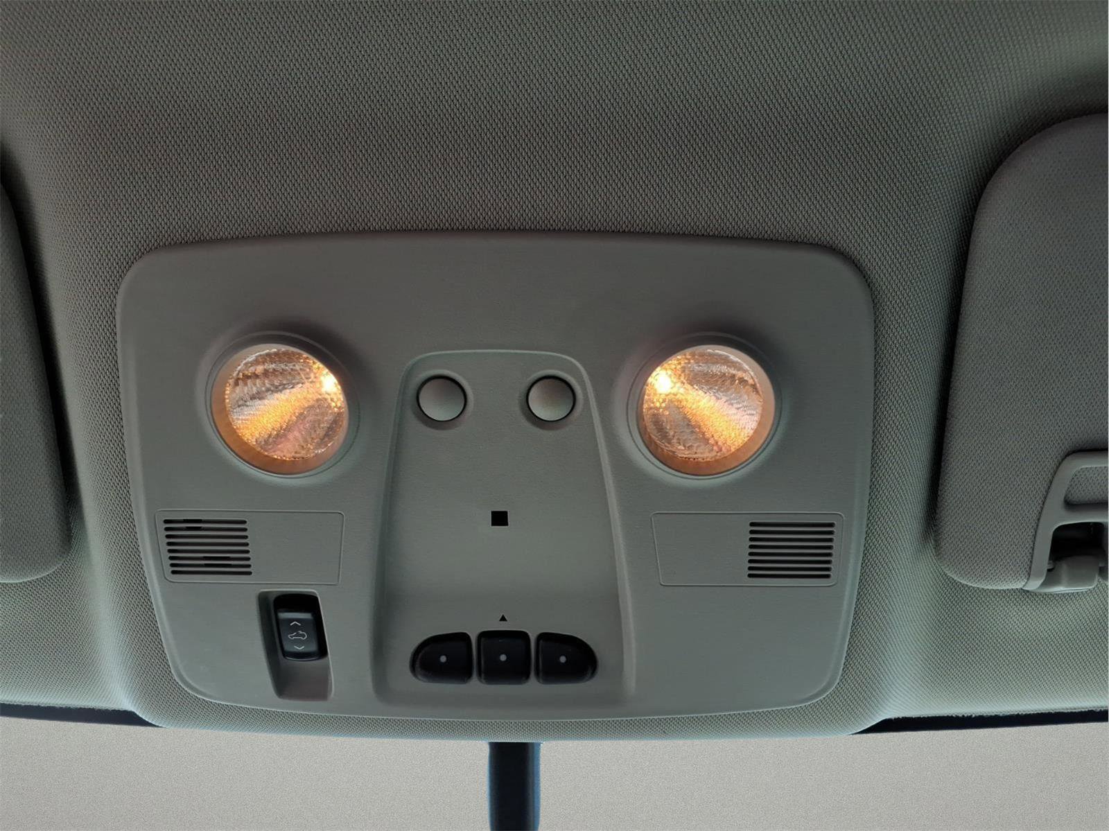 Used 2017 Chevrolet Traverse LT w/ Style and Technology Package image 25