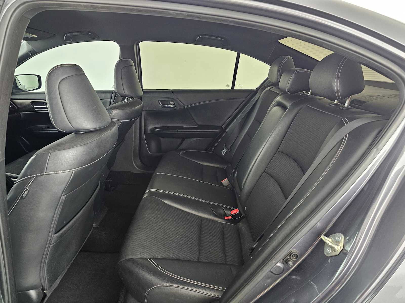 Used 2017 Honda Accord Sport image 16