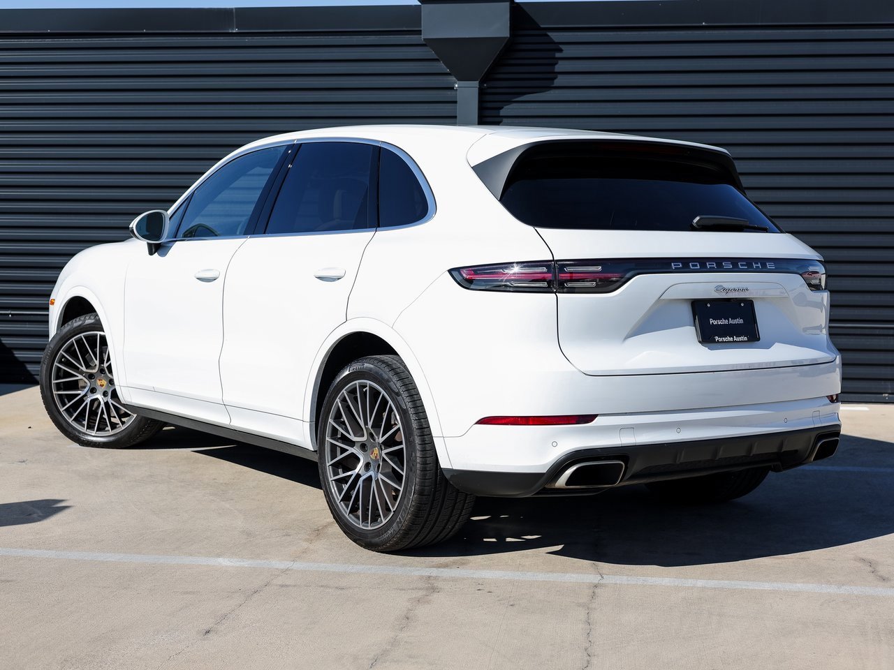 Certified 2022 Porsche Cayenne image 3