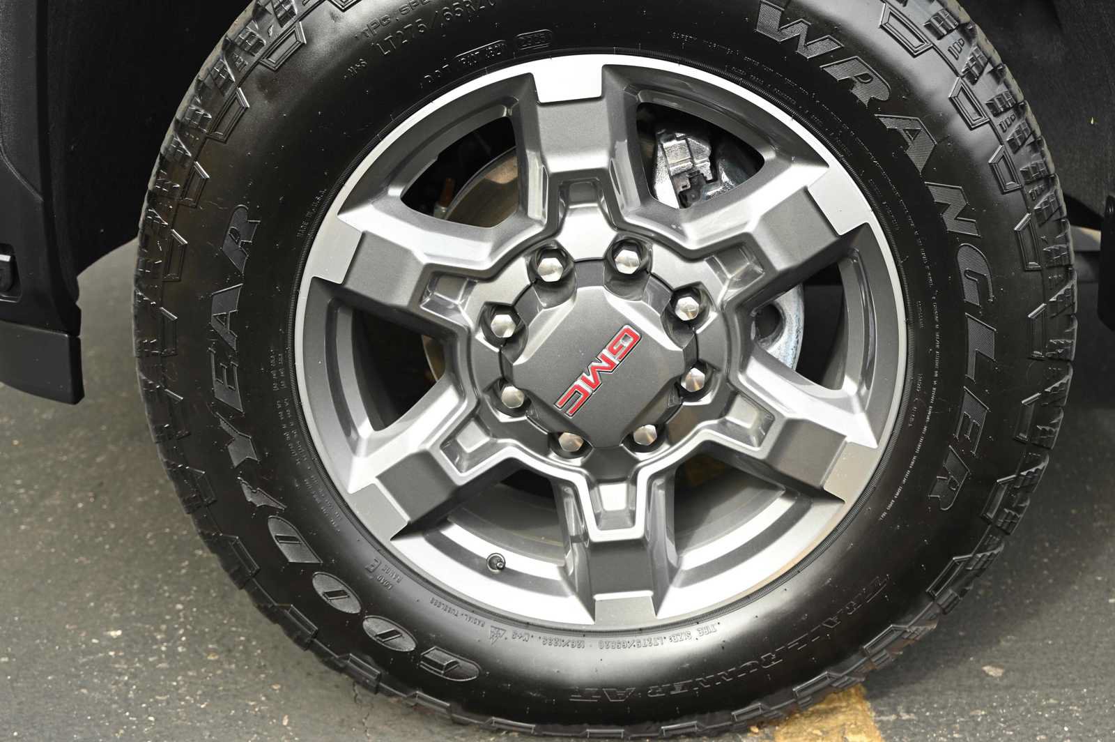 Used 2026 GMC Sierra 2500 SLE w/ SLE Value Package; AWD/4WD image 9