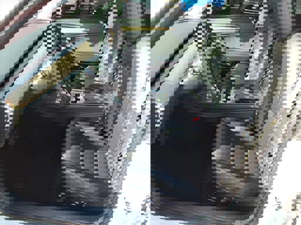 Used 2022 Tesla Model 3 Long Range image 16