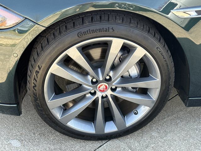 Used 2018 Jaguar XJ R-Sport RWD image 11