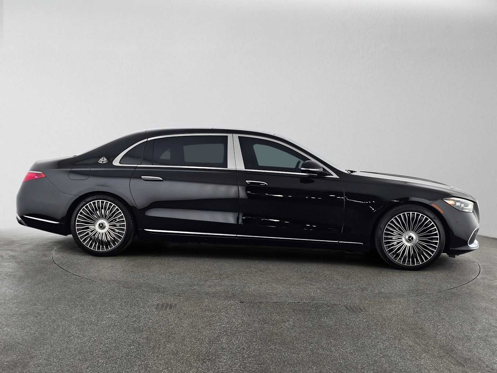 Used 2024 Mercedes-Benz Maybach S 580 4MATIC image 2