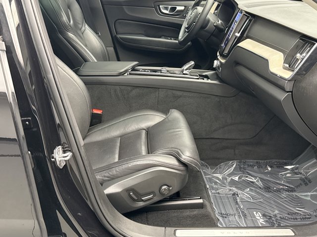 Used 2022 Volvo XC60 B6 Inscription AWD/4WD image 19