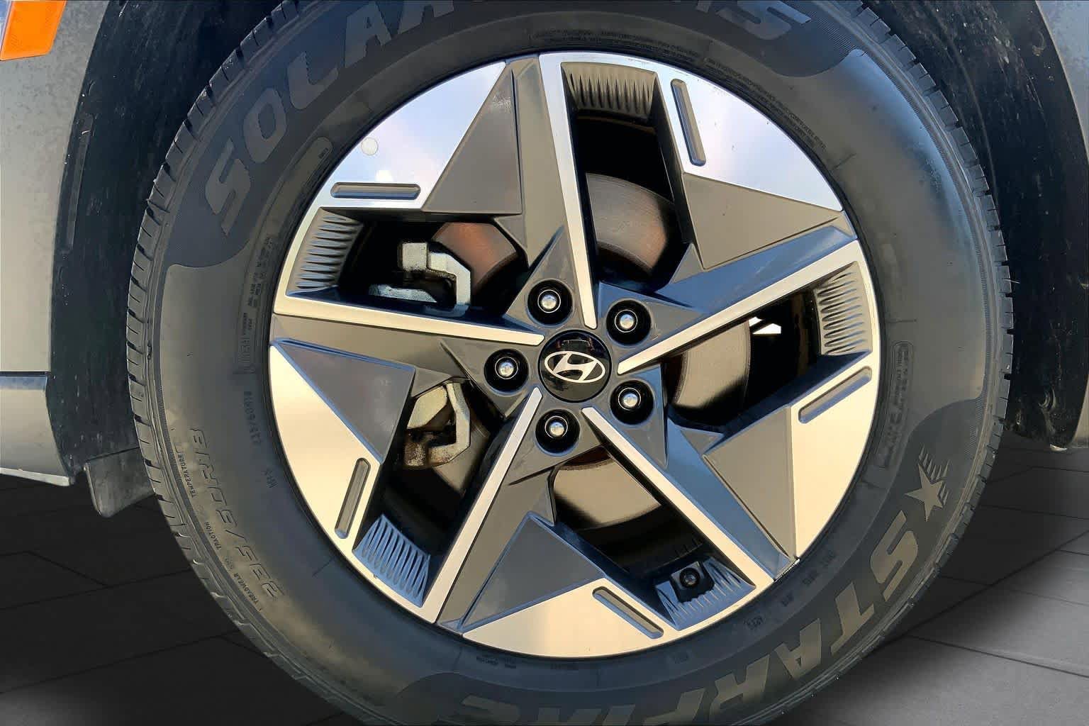 Used 2025 Hyundai Tucson SEL FWD image 11