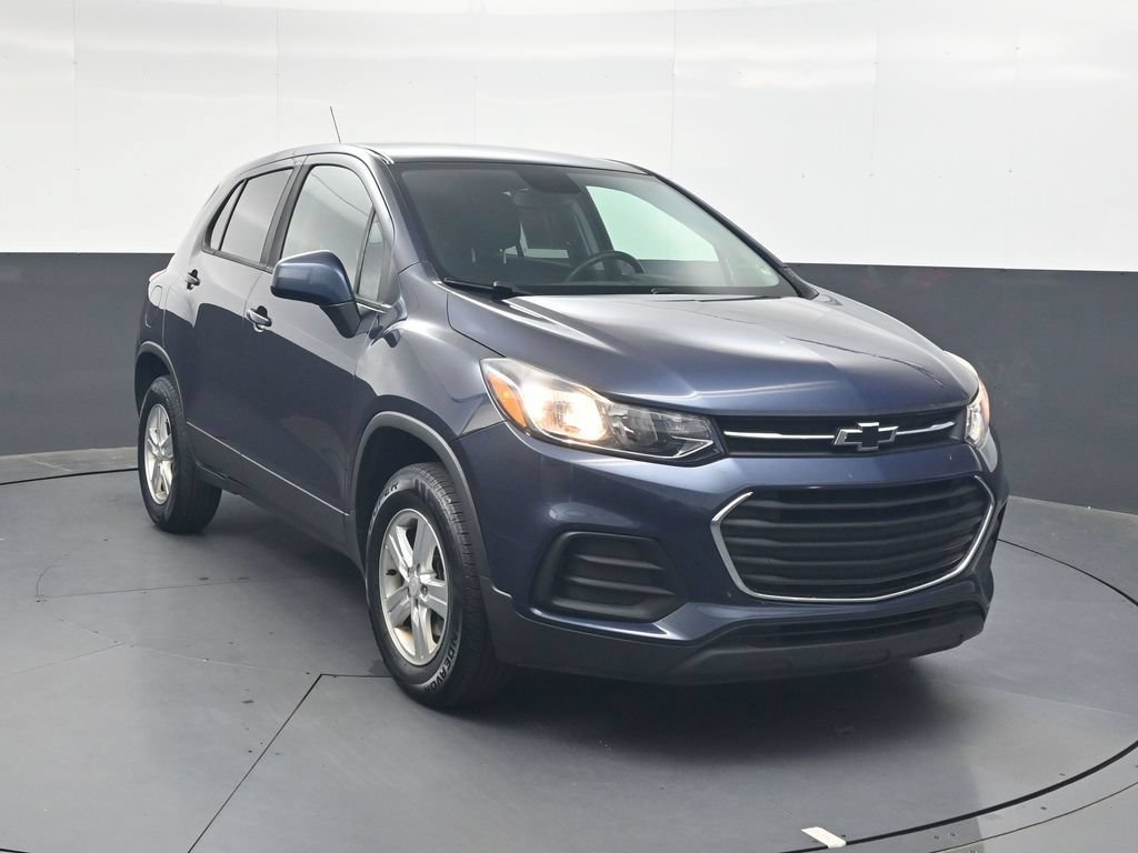 Used 2019 Chevrolet Trax LS w/ Tint and Cruise Package AWD/4WD image 2