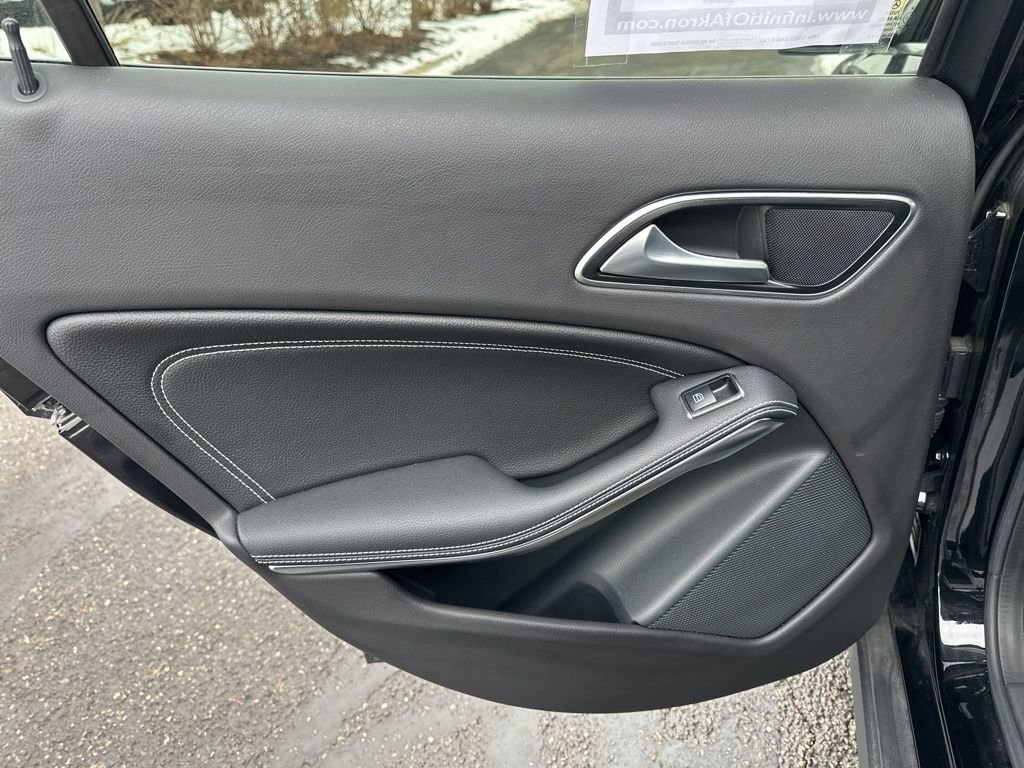 Used 2018 Mercedes-Benz GLA 250 4MATIC image 32