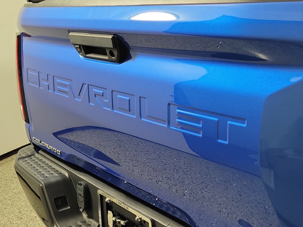 Used 2024 Chevrolet Colorado ZR2 AWD/4WD image 5