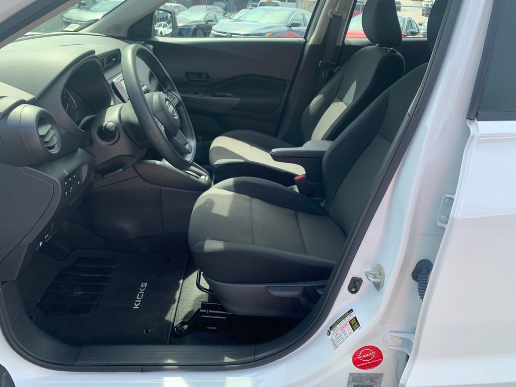 Used 2025 Nissan Kicks Play S FWD image 9