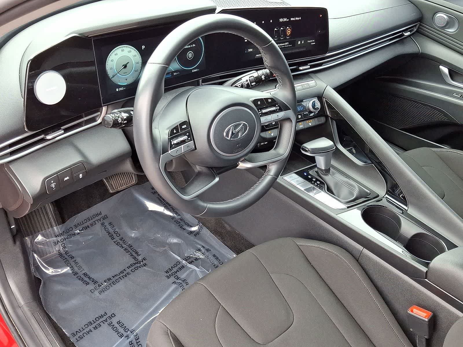 Used 2023 Hyundai Elantra SEL w/ Convenience Package FWD image 16